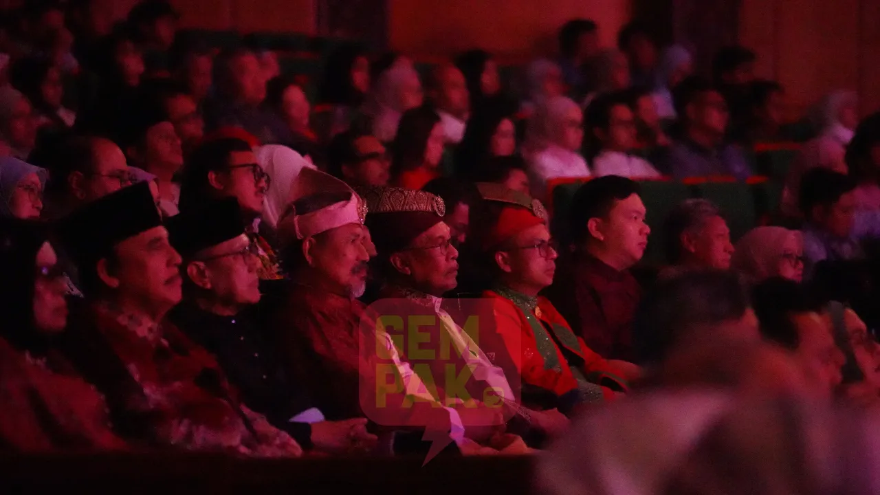 Perdana Menteri Puji Kualiti Teater Muzikal Mansur & Liu - "Kita Telah Buktikan Bahawa..."