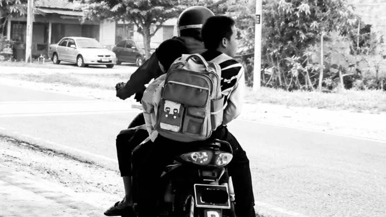 Tiga Beradik Maut: “Saya Dah Beritahu Tak Payah Pergi, Tapi Mereka Beria-Ia Mahu Ke Sekolah” - Ibu