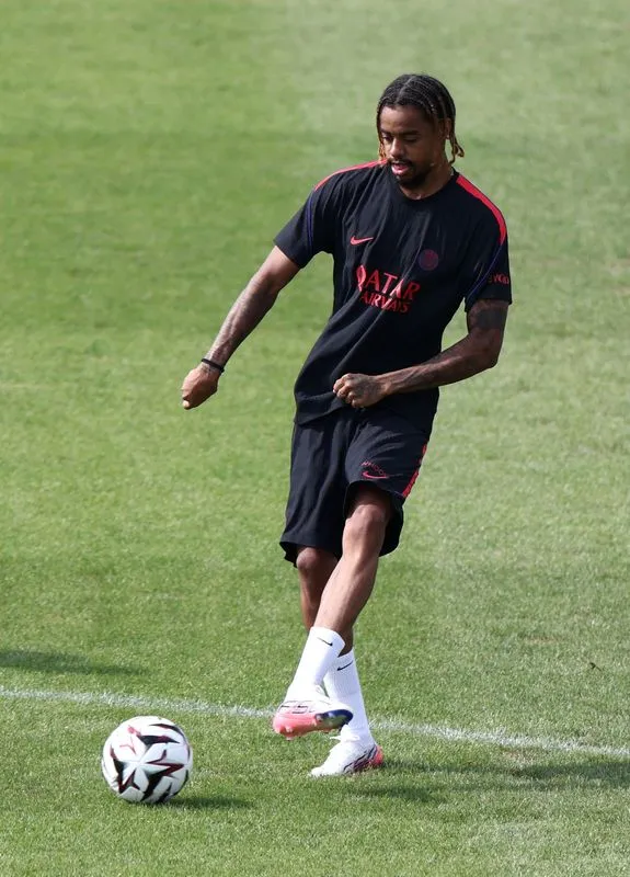 SOCCER-ENGLAND-LIV-BARCOLA:Soccer-Liverpool sign France forward Barcola from PSG