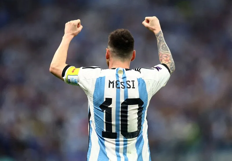 SOCCER-ARGENTINA-MESSI:Soccer-Reactions to Argentina's Messi ending international career