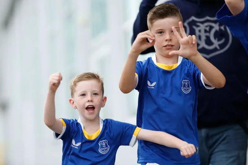 SOCCER-ENGLAND-EVE:Soccer-Everton fan group questions club's decisions during transfer window