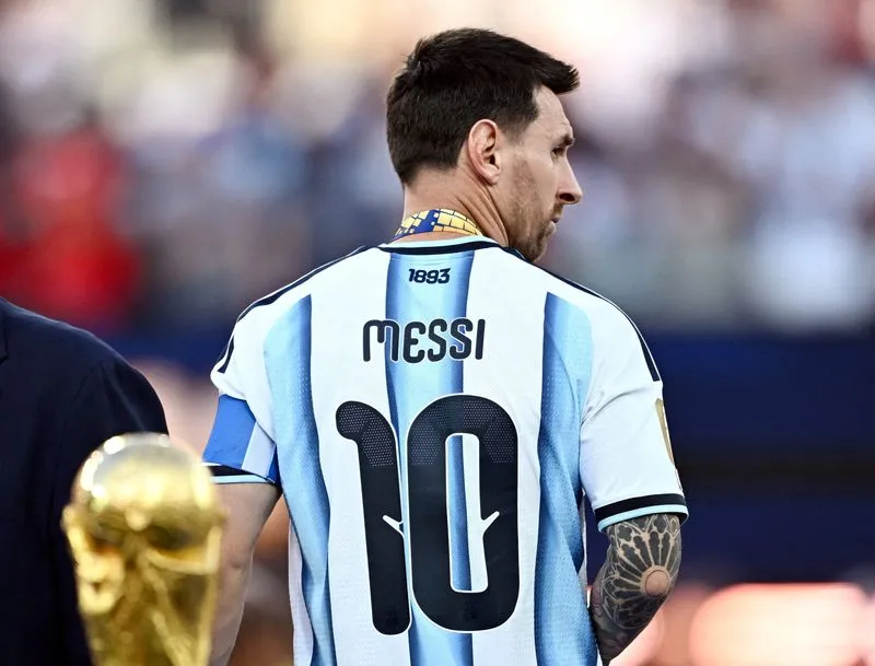 SOCCER-SPAIN-ELDENSE:Soccer-Messi nears deal to acquire Spanish second-tier club Eldense