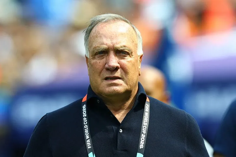 SOCCER-CONACAF-CUW-ADVOCAAT:Soccer-Curacao extend manager Advocaat's contract after turbulent year