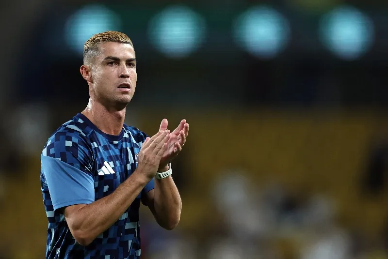 SOCCER-SAUDI-CRISTIANO:Soccer-Ronaldo calls for lifetime bans after 'Jota' chants aimed at Neves