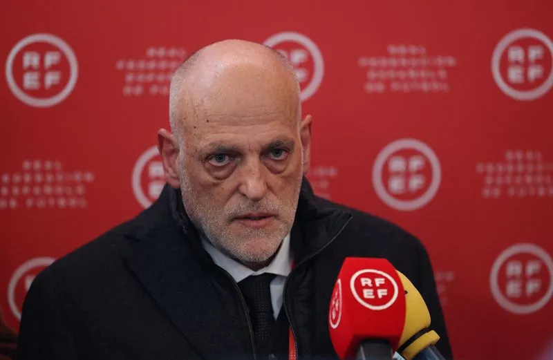 SOCCER-SPAIN-TEBAS:Soccer-Real Madrid call for new LaLiga president following Tebas statements
