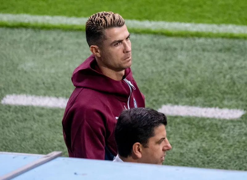 SOCCER-PORTUGAL-RONALDO:UPDATE 1-Soccer-Ronaldo leaves Portugal camp after coach Jesus confirms rift