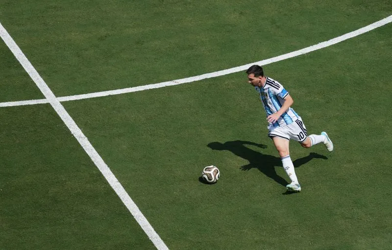 SOCCER-FRIENDLY-ARG-BEN:Soccer-Messi farewell closes a long, hard-won love story with Argentina