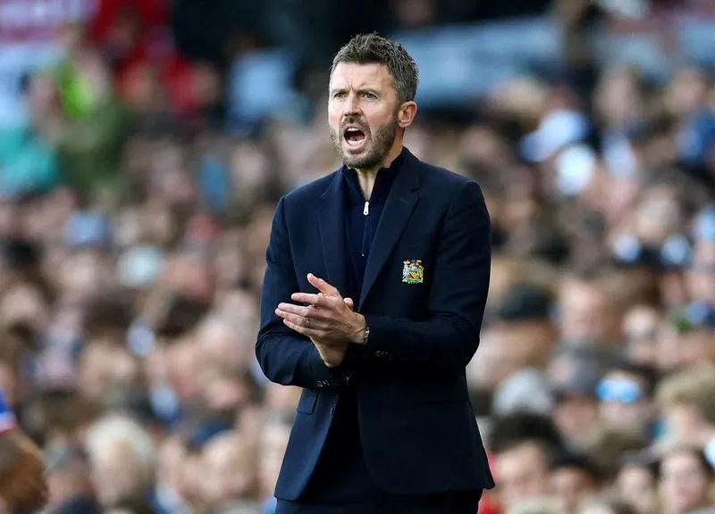 SOCCER-ENGLAND-MUN-TOT-PREVIEW:Soccer-Man United boss Carrick urges quick resolution to Man City charges case