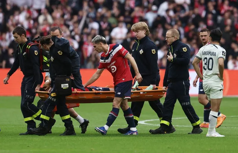 SOCCER-FRANCE-LIL:Soccer-Lille consider legal action after defender suffers ruptured ACL in tackle