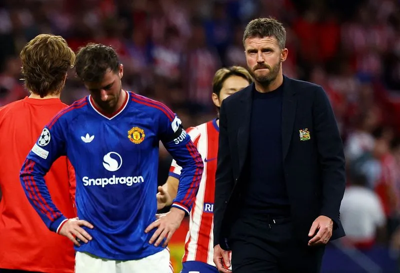 SOCCER-ENGLAND-MUN:Soccer-Conte says no advanced talks with Man United as Carrick's future hangs in balance