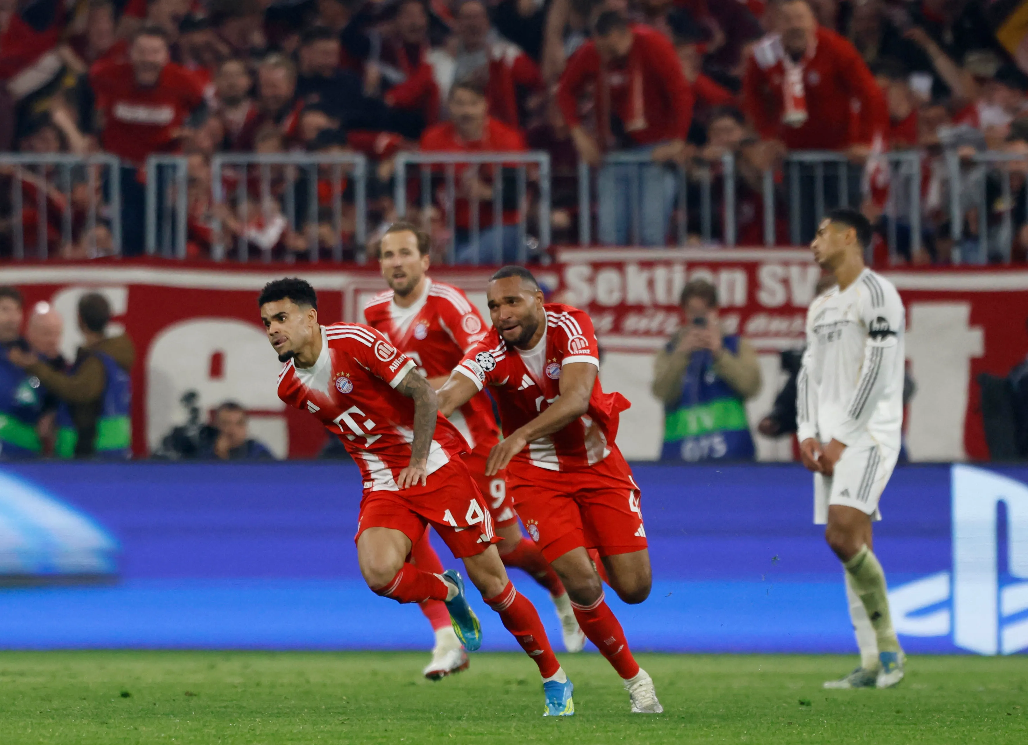 Bayern late late show sinks Real Madrid 6-4 in epic quarter-final
