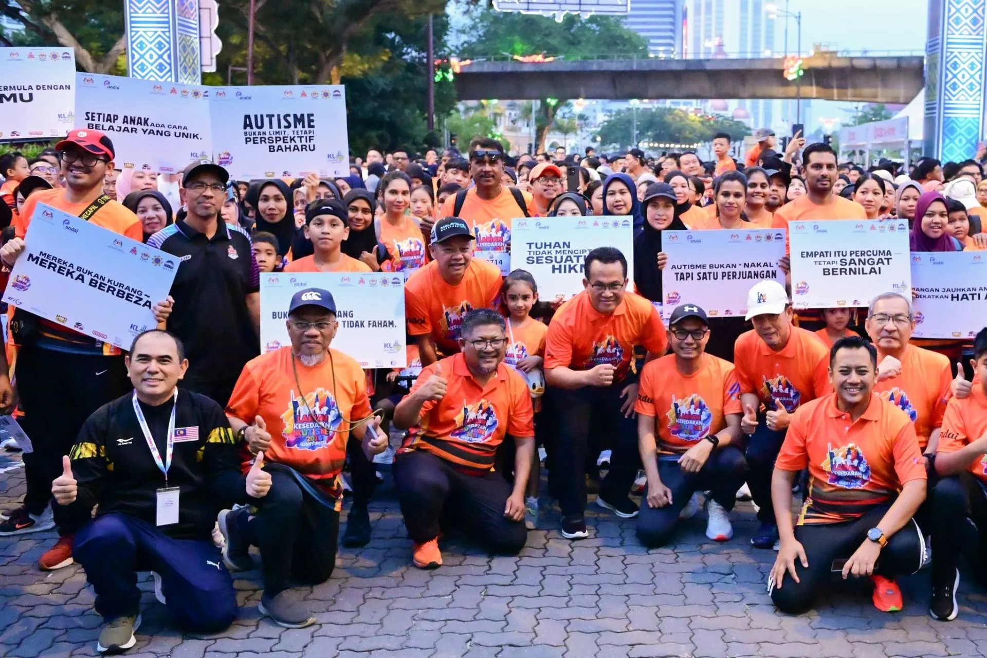 Larian Kesedaran Autisme meriahkan Kuala Lumpur Car Free Morning 2026