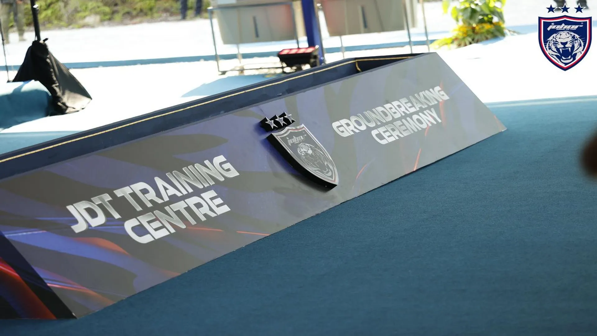 JDT