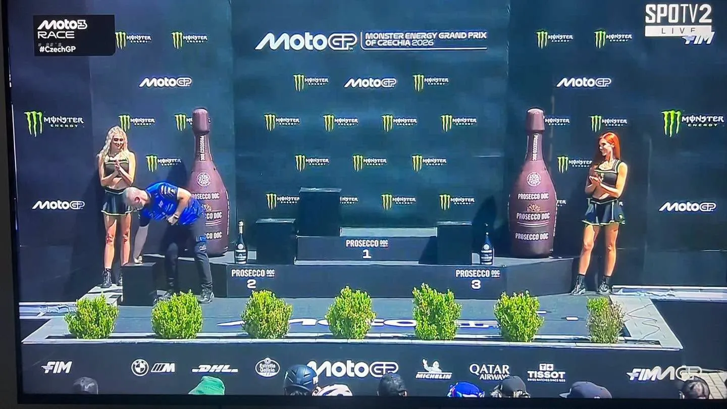 Krew Pengurus Hakim Danish raih pujian, awal-awal lagi sorok botol champagne
