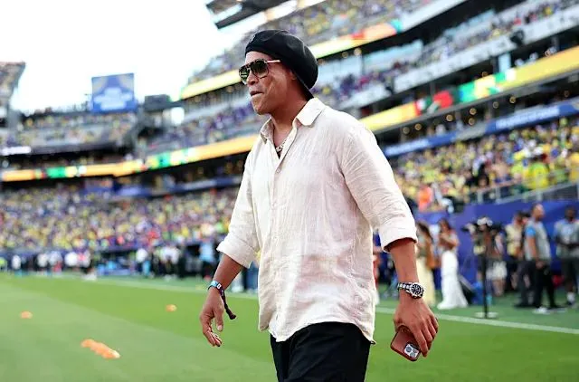 Ronaldinho keluar dari persaraan perkuat kelab Itali