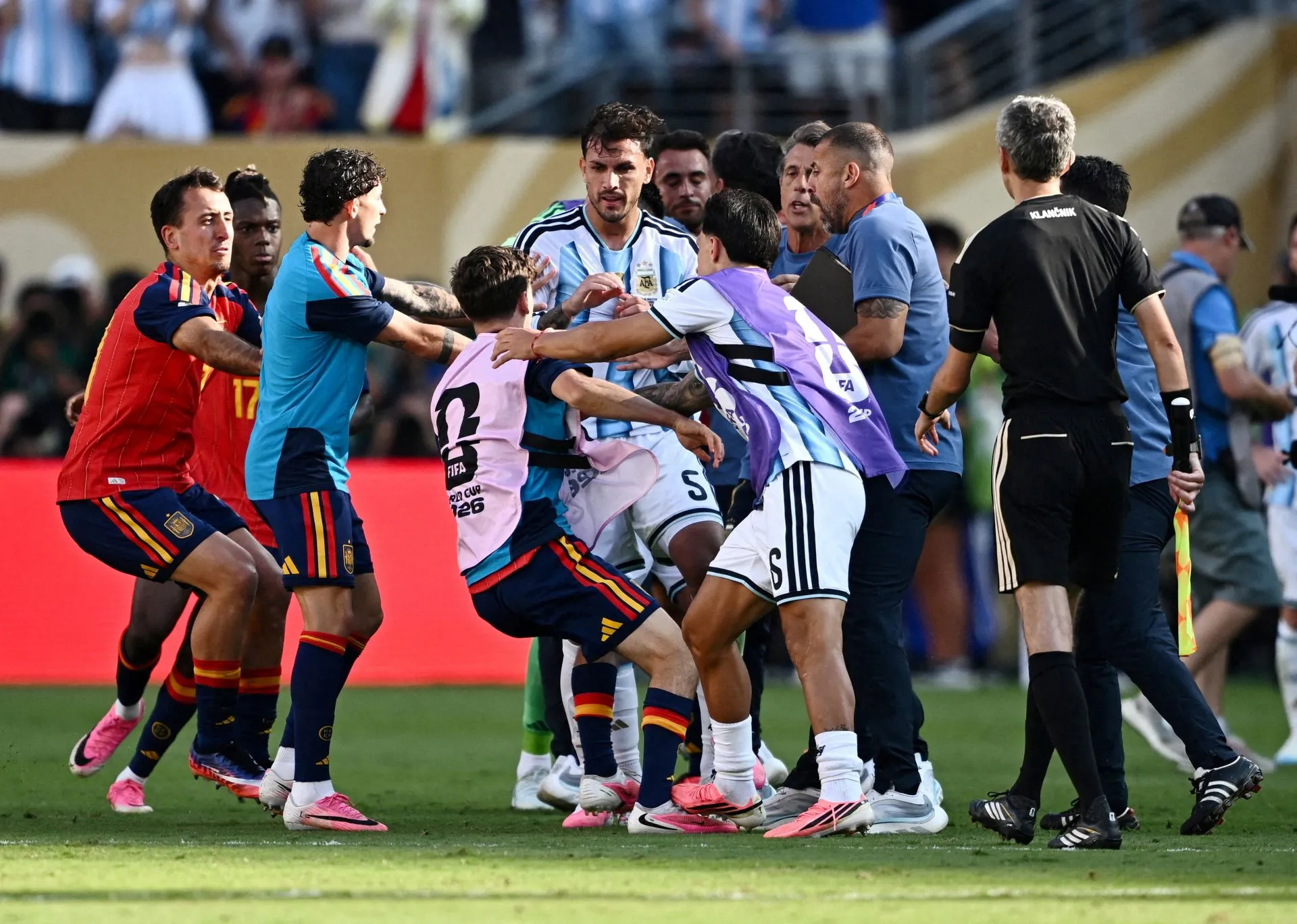 Jurulatih Sepanyol label tindakan Argentina ‘tidak boleh diterima’, FIFA buka siasatan insiden final Piala Dunia
