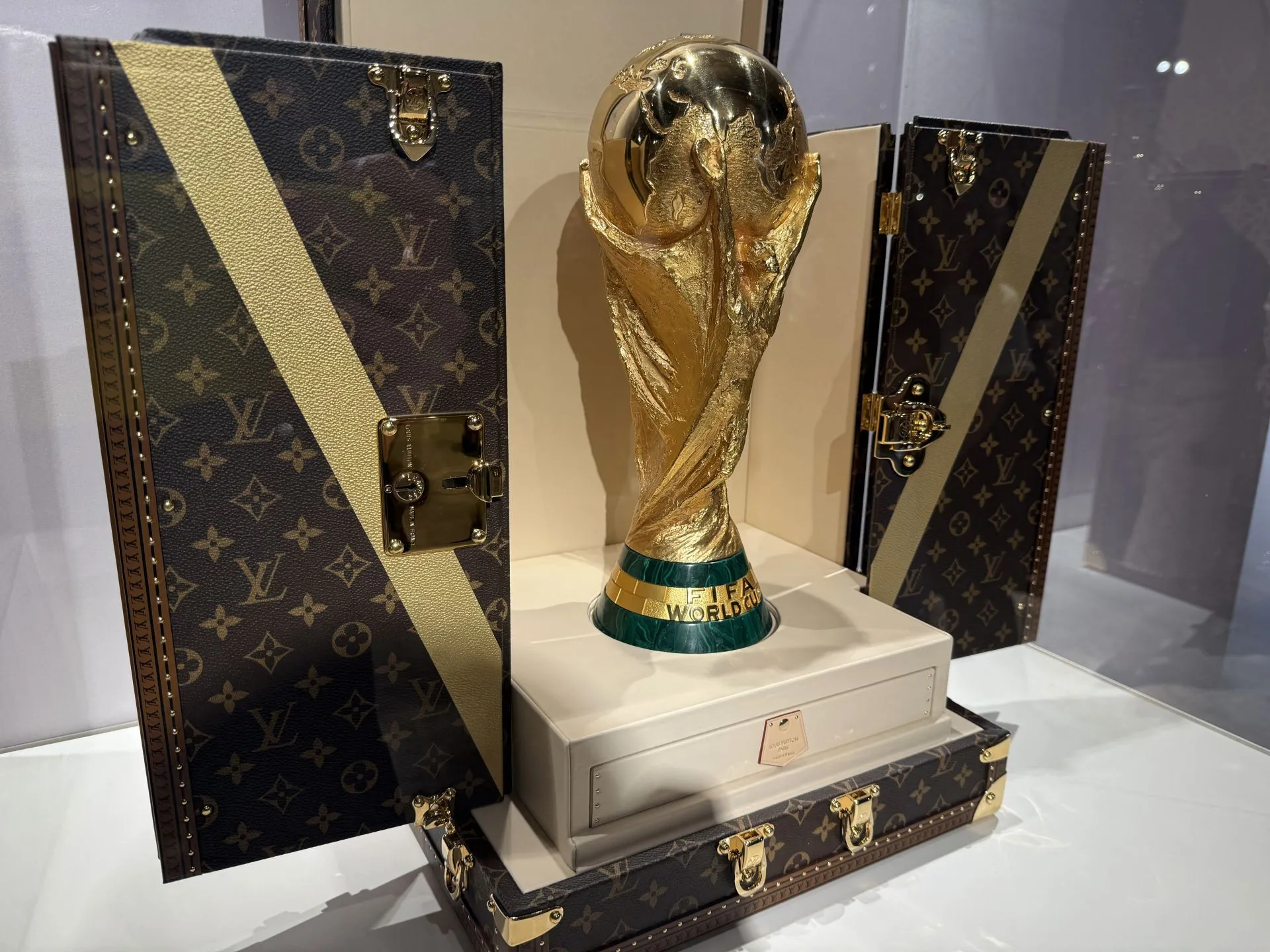 Jenama fesyen mewah sekali lagi dipilih hasilkan kotak trofi Piala Dunia 2026