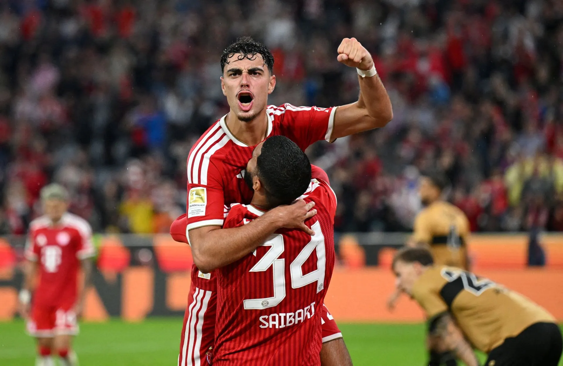 Bayern Munich lancar amaran awal, Stuttgart mangsa pesta gol