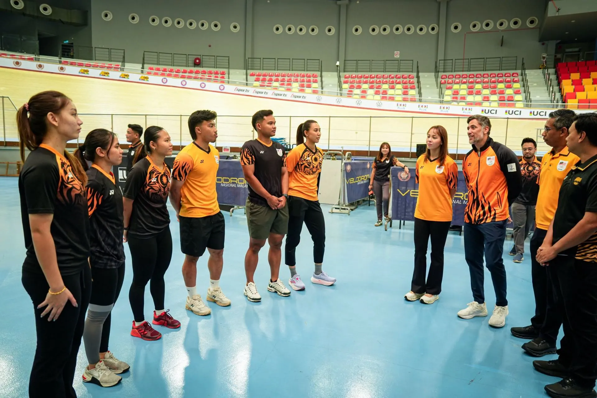 'Kami berharap dia teruskan' -- Harnizam harap Azizulhasni kekal bersama skuad negara ke Aichi-Nagoya