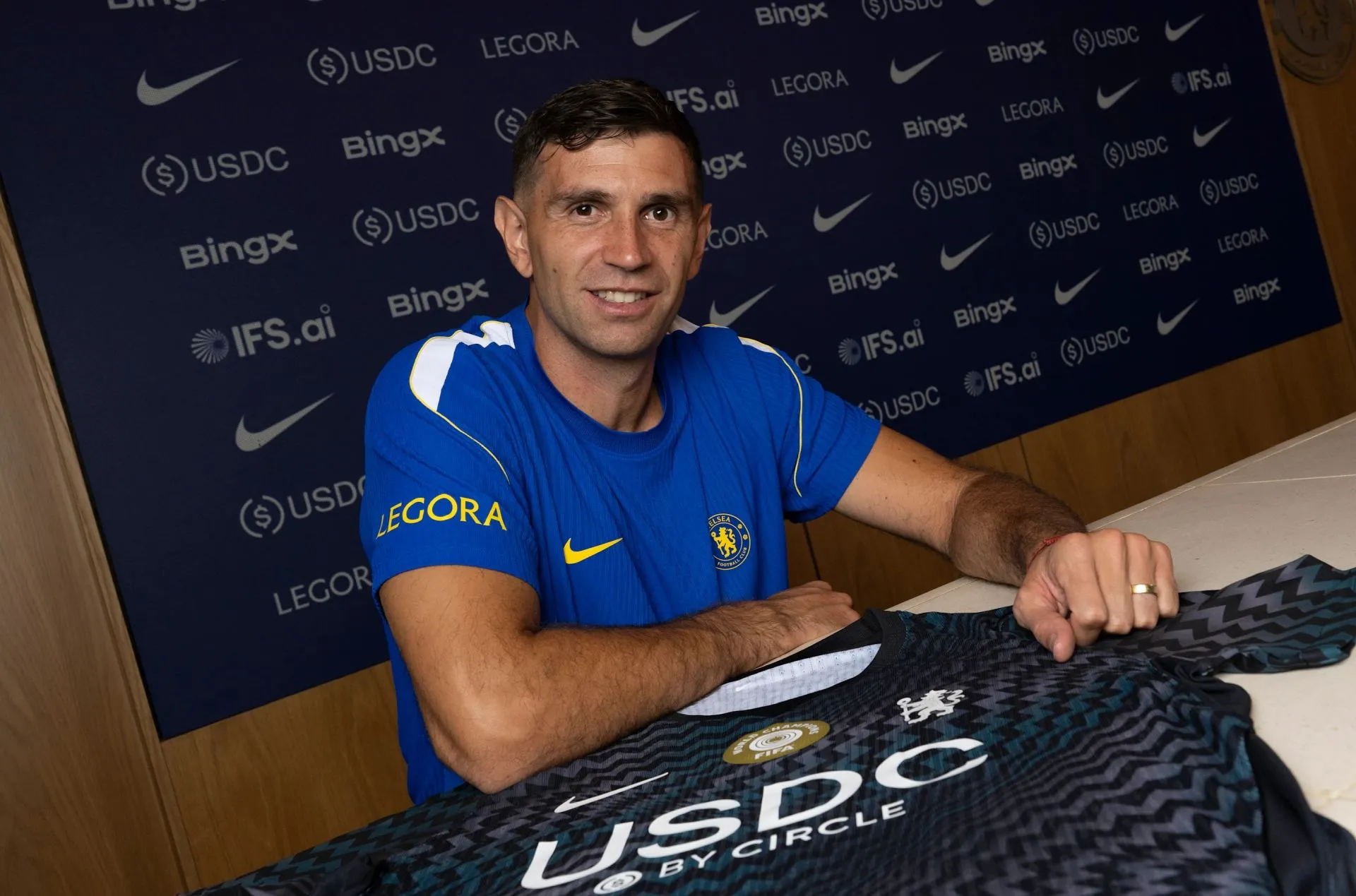 EPL: Emiliano Martinez kini milik Chelsea