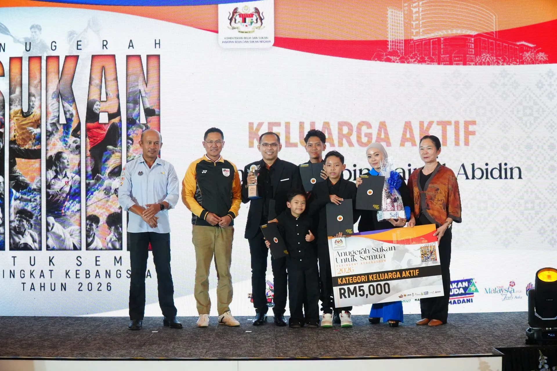 Anugerah Keluarga Aktif 2026: Zamri, Dayana bukti sukan mampu eratkan ikatan keluarga