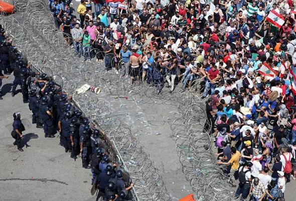 71440344745_LEBANONPROTEST.jpg
