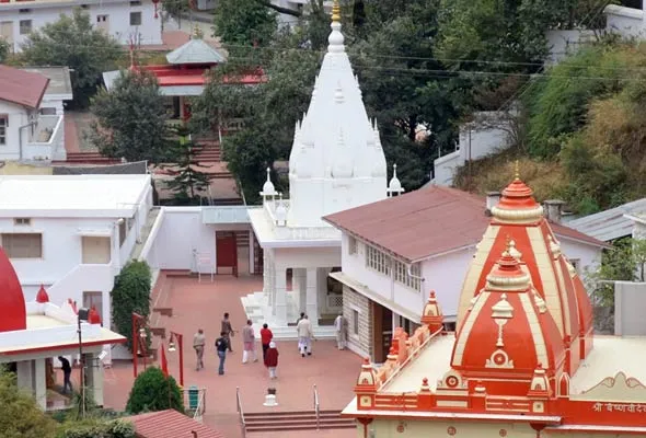 41446352823_KainchiDham.jpg