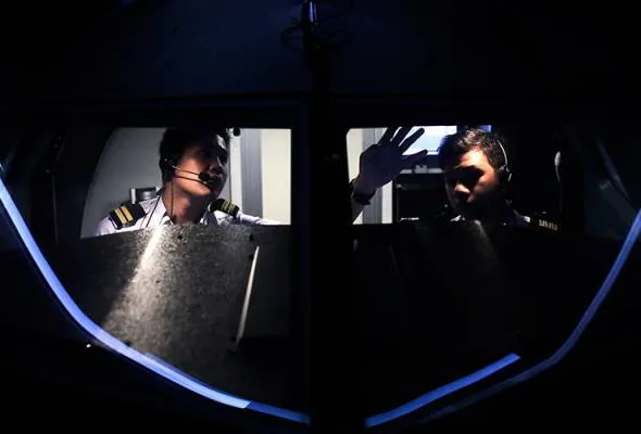41465292990_CockpitSimulation.jpg