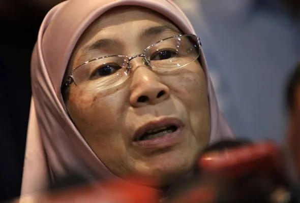 51446112239_WanAzizah.jpg