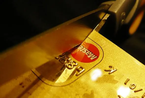 41442921888_CutCreditCard.jpg