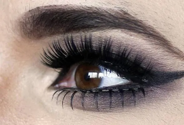 61491983210_eyelash.jpg