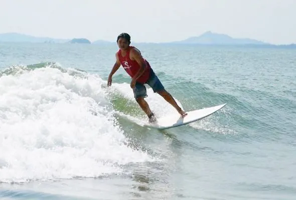 41512294748_Peluncur.jpg