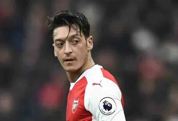 71490593327_MesutOzil.jpg