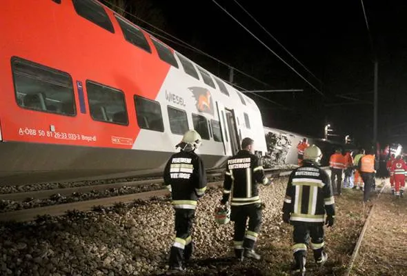 41513982689_traincrash.jpg