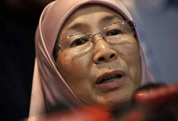 71448693247_WanAzizah.jpg