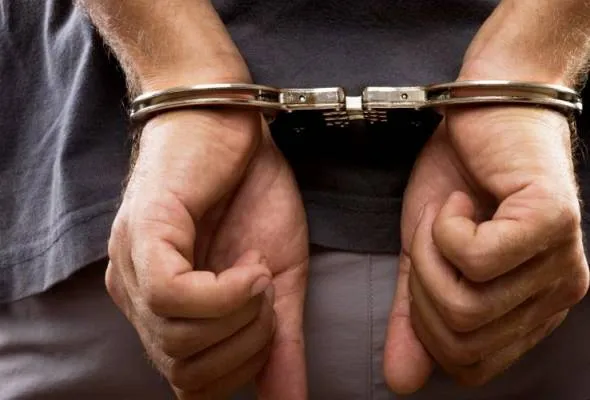 41436861288_HANDCUFF.jpg