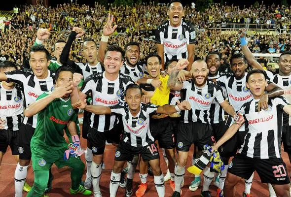 61494691479_PialaFA.jpg