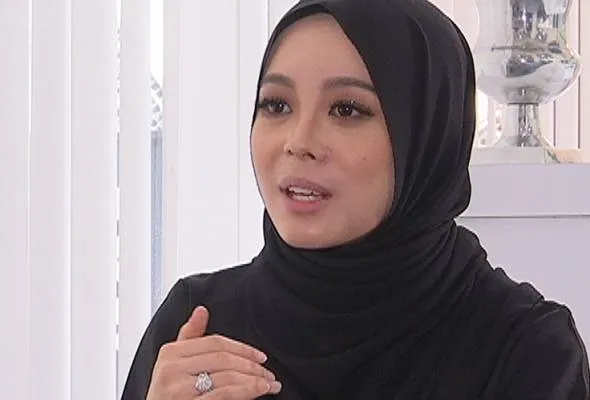 61504944619_VivyYusof.jpg