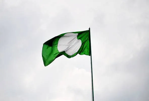 81493278717_pasbendera.jpg