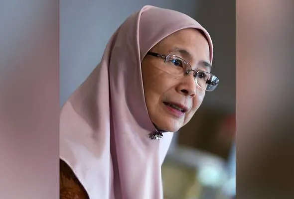 61528619573_WanAzizah.jpg