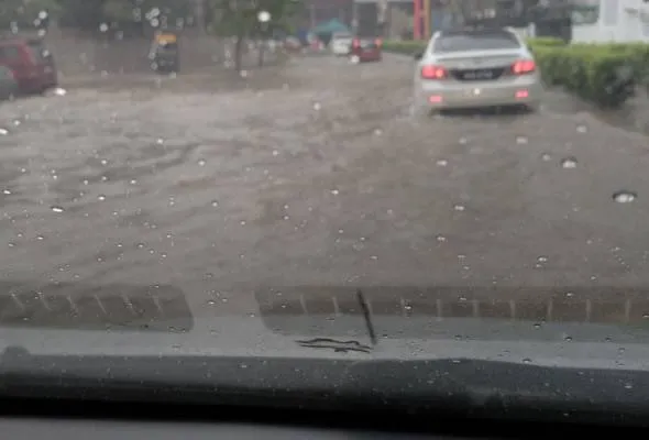 41520324976_Banjir.jpg