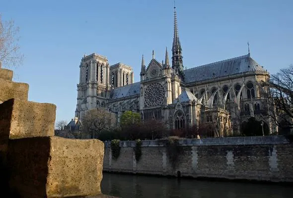41496760791_NotreDameCathedral.jpg