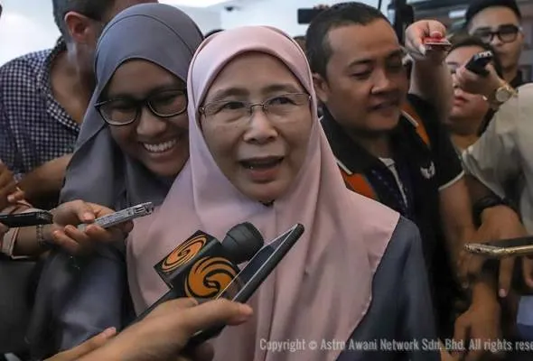 41526025928_WanAzizah.jpg