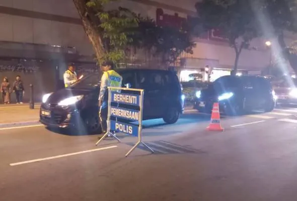 81549857094_POLIS.jpg