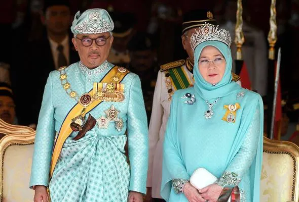 41550554351_AGONG.jpg