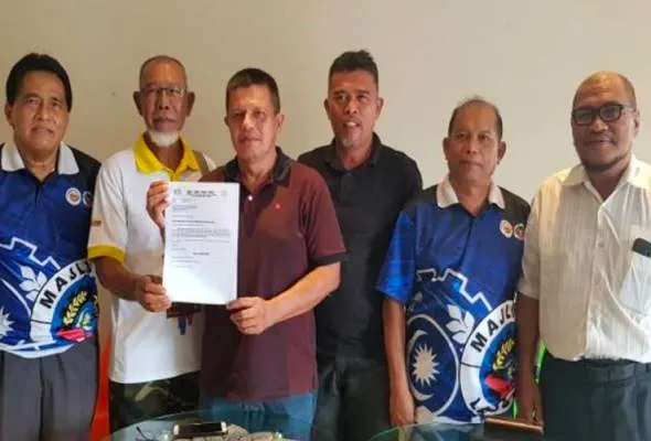 71548934543_ketuakampunglabuan.jpg