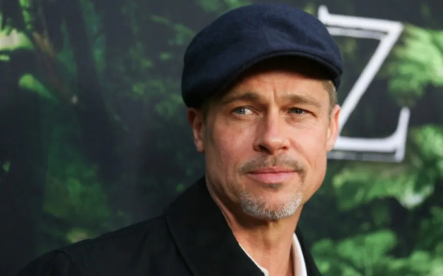 41559318405_brad-pitt-900x560_1.jpg