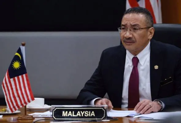 41586418793_Hishammuddin.jpg