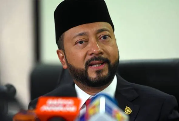71569038802_MUKHRIZ.jpg