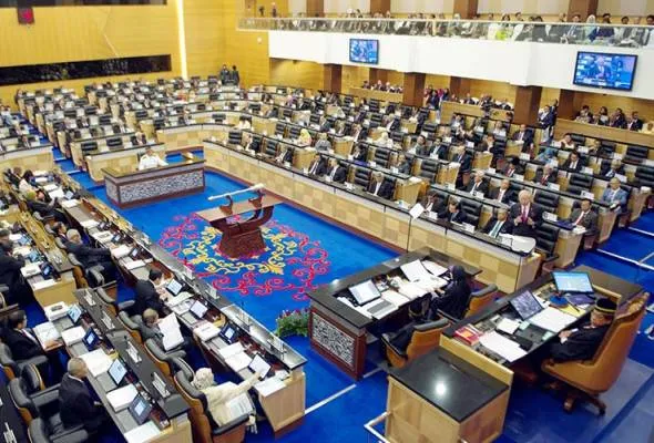 41449119717_dewanrakyat.jpg